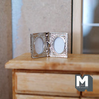 Miniature Double Portrait Frame , 1:12 Scale Dollhouse Double Picture Frame , Folding Photo Frame B053