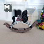 Miniatura in scala 1:12 cavallo a dondolo grigio pomellato, sella rossa, alto 2-9/16 inch, accessori fai da te per casa delle bambole (resina colata)