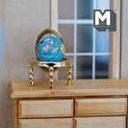 Globe terrestre miniature à l'échelle 1:12 sur pied orné en métal doré, 4,8 cm de haut, accessoire pour maison de poupée DIY
