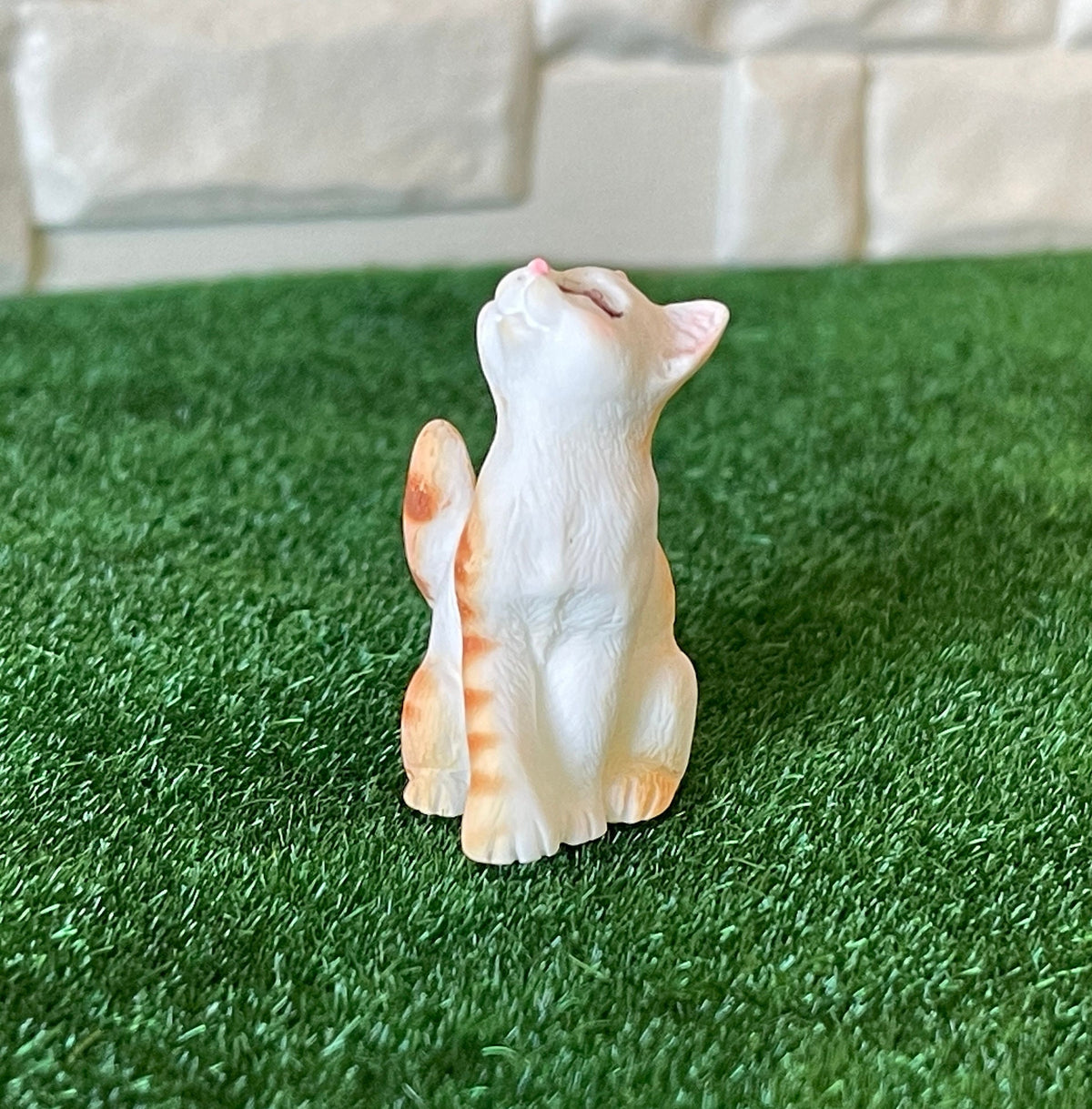 1:12 Scale Miniature Orange and White Tabby Cat, Sitting, Looking Up, 1-5/16 inch tall, DIY Dollhouse Supply