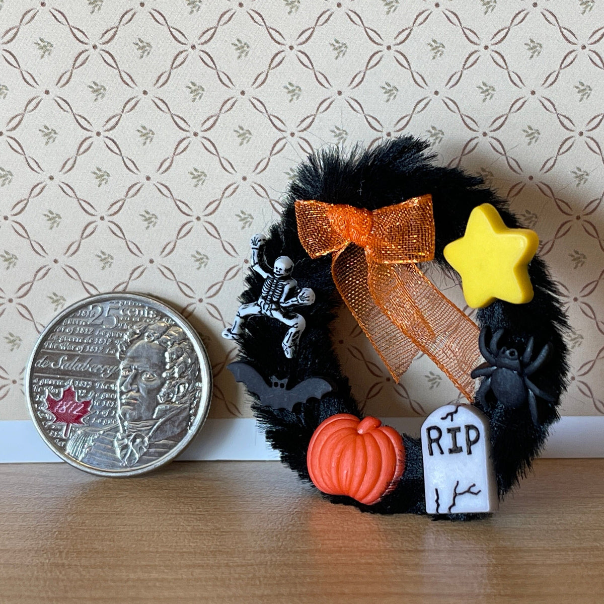 1:12 Scale Miniature Halloween Wreath with Pumpkins and Tombstone, 1-3/4 inch dia., DIY Dollhouse Supply (black)