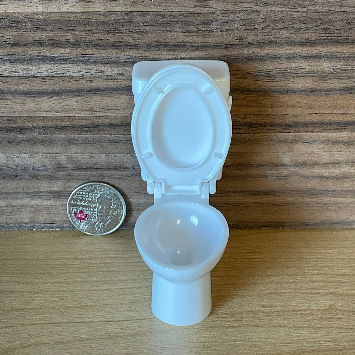 1:12 Scale Miniature Toilet with Tank, Lift Up Seat and Lid, 2-15/16 inch tall, DIY Dollhouse Supply (white)