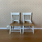 Chaises de salle à manger miniatures à dossier à barreaux en bois, échelle 1:12, lot de 2, hauteur 8,4 cm (3-5/16 pouces), fournitures pour maison de poupée DIY (blanc et marron)