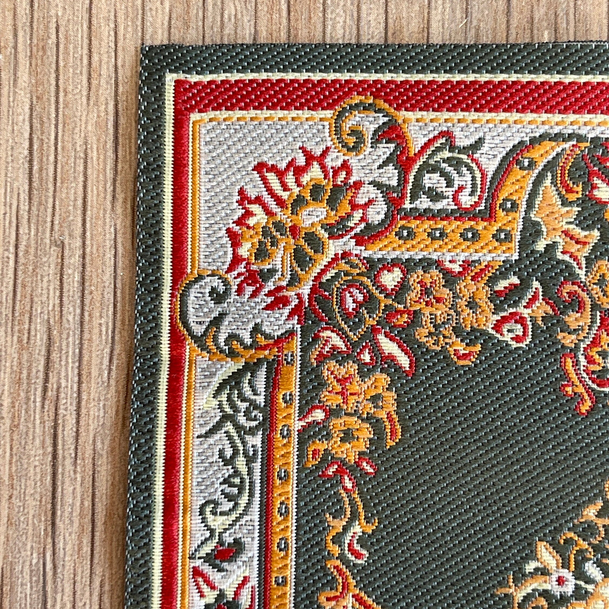 1:12 Scale Miniature Woven Area Rug with Floral Medallion, 6-1/4 x 3-7/8 inch, DIY Dollhouse Supply (green)