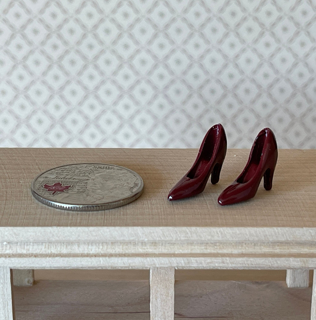 1:12 Scale Miniature High Heel Pumps, Pair, 13/16 inch long, DIY Dollhouse Supply (burgundy)