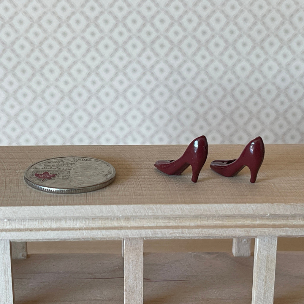 1:12 Scale Miniature High Heel Pumps, Pair, 13/16 inch long, DIY Dollhouse Supply (burgundy)