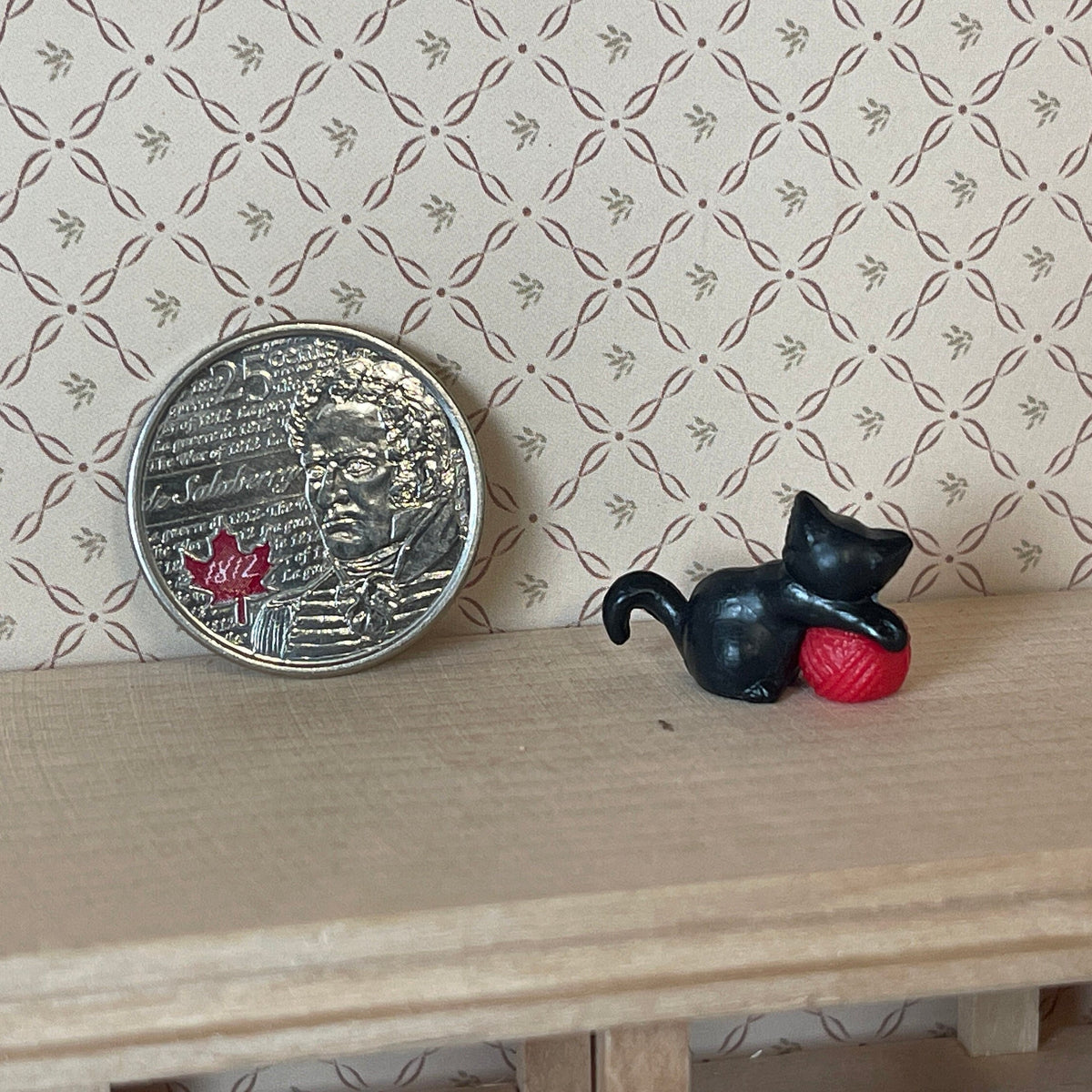 1:12 Scale Miniature Kitten Playing with Yarn Ball, 7/8 inch long, DIY Dollhouse Supply (black)