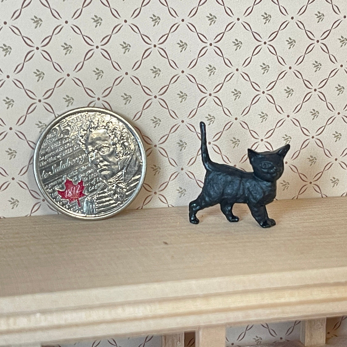 1:12 Scale Miniature Walking Kitten Figure, 13/16 inch long, DIY Dollhouse Supply (black) (style B)