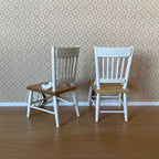 Chaises de salle à manger miniatures à dossier à barreaux en bois, échelle 1:12, lot de 2, hauteur 8,4 cm (3-5/16 pouces), fournitures pour maison de poupée DIY (blanc et marron)
