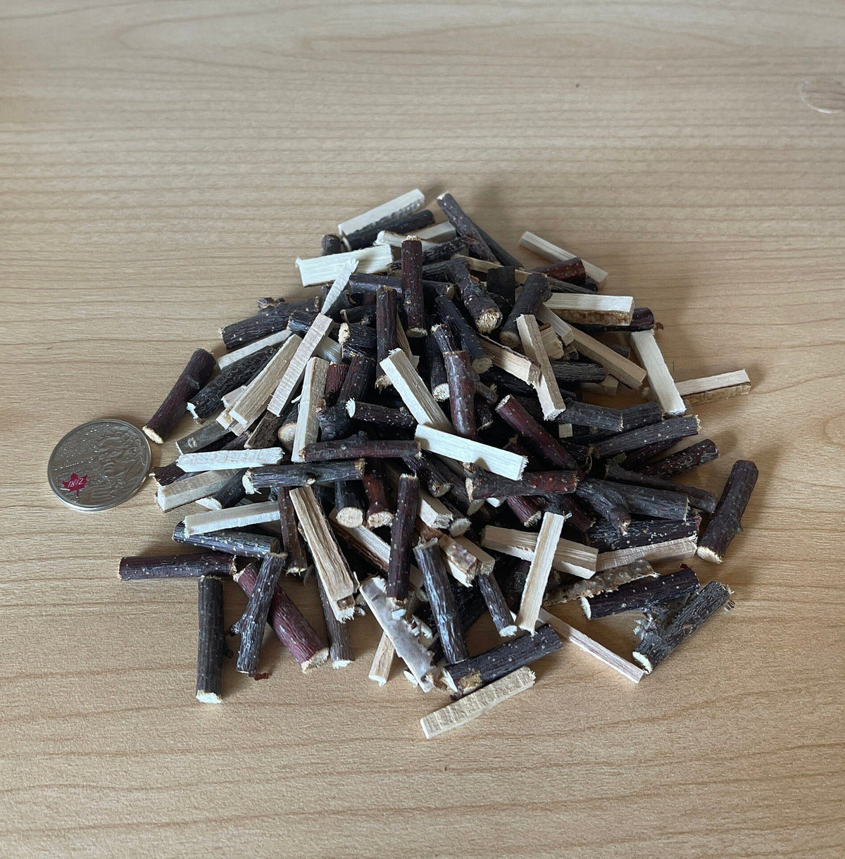 1:12 Scale Miniature Split Firewood Logs, 50 g Bag, Bark On, 1 inch long, DIY Dollhouse Supply