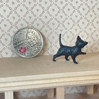 1/12スケール ミニチュア歩く子猫のフィギュア、長さ1インチ、DIYドールハウス用素材（ブラック）（スタイルA）