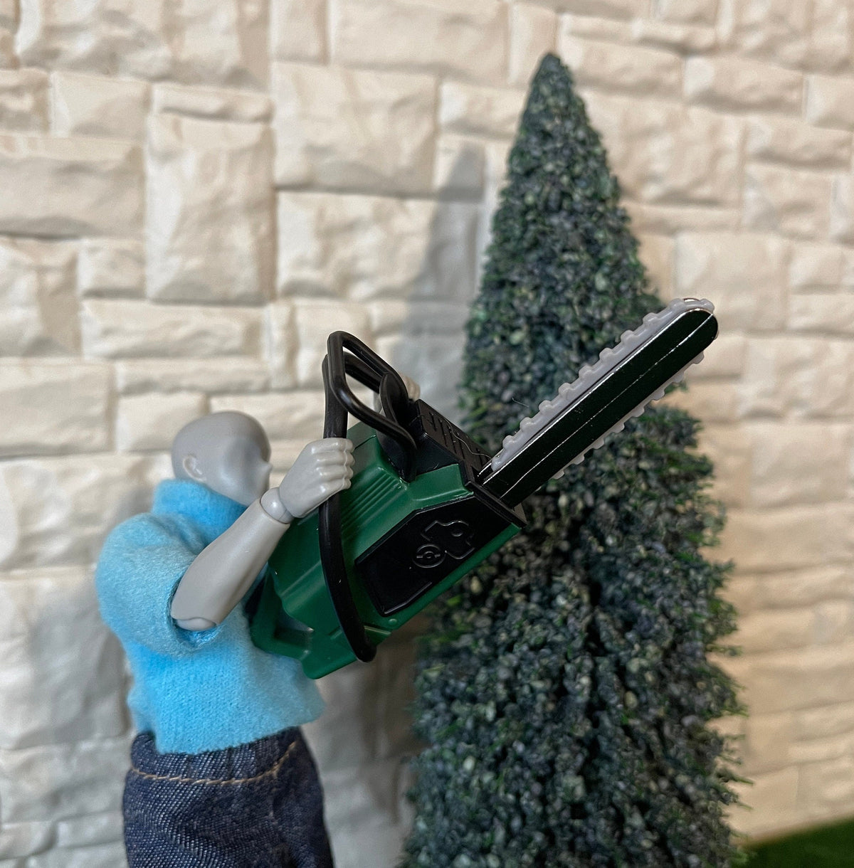 1:12 Scale Miniature Chainsaw, 3-3/8 inch long, DIY Dollhouse Supply (green) (non working)