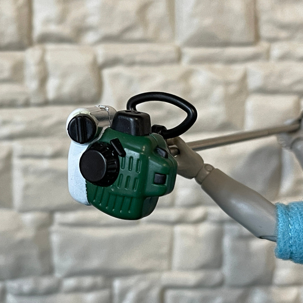 Miniature Straight Shaft Grass Trimmer , 1:12 Scale Dollhouse Supplies Garden Trimmer Weed Wacker (plastic, non-working) - F069