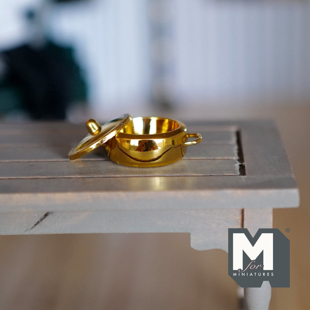 1:12 Scale Miniature Metal Shallow Cooking Pot with Lid, 2 Side Handles, 1 inch dia., DIY Dollhouse Supply (gold)