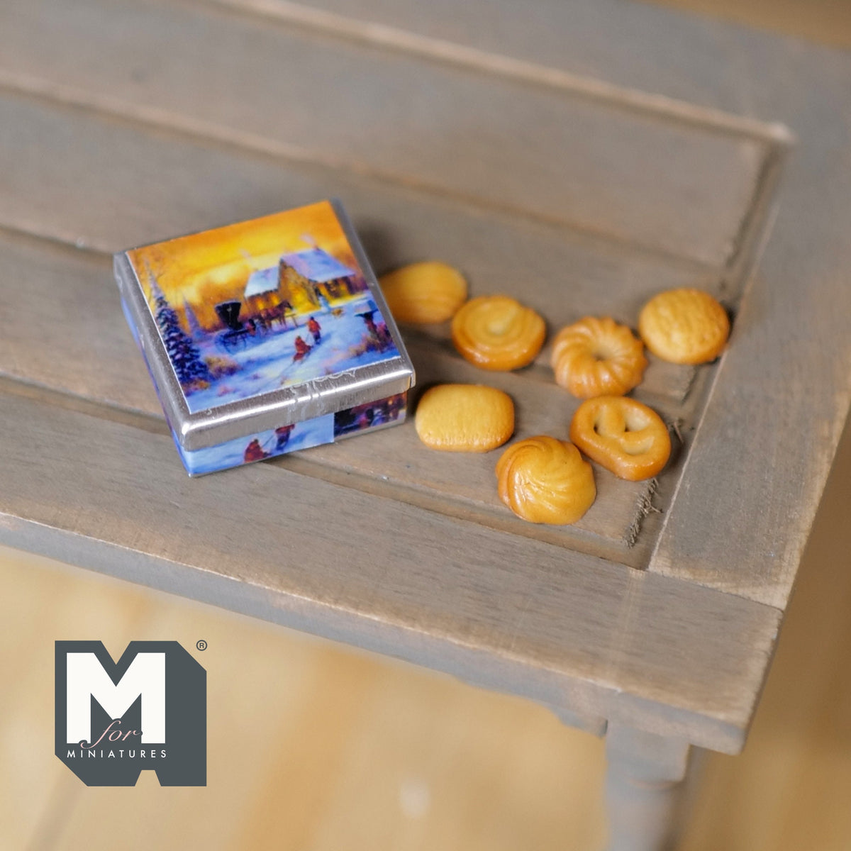 1:12 Dollhouse Miniature Butter Cookies and Tin with 7 Cookies - E033