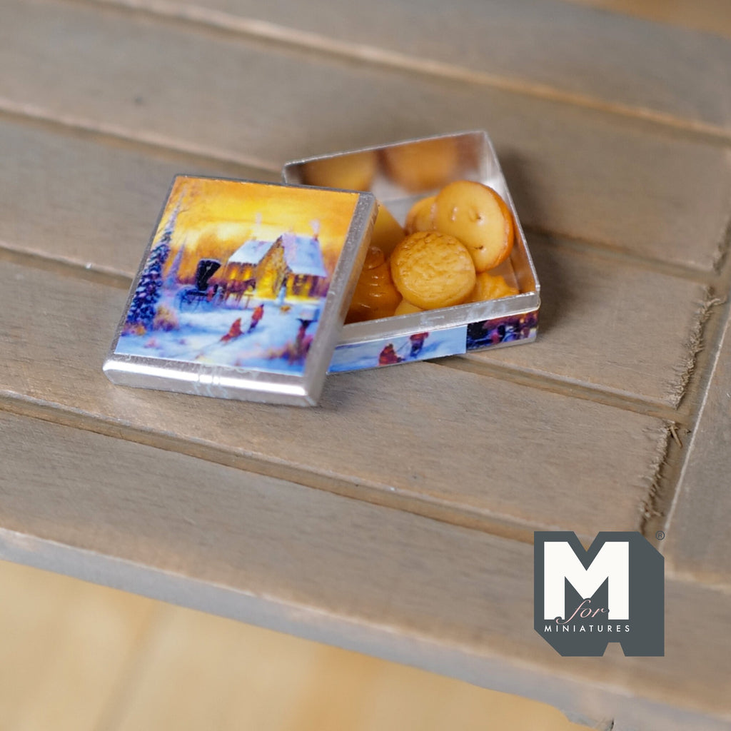 1:12 Dollhouse Miniature Butter Cookies and Tin with 7 Cookies - E033