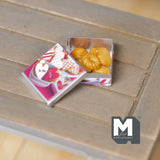 1:12 Dollhouse Miniature Butter Cookies Box with 7 Cookies - E033