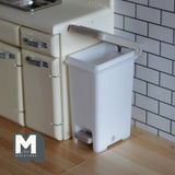 Miniature Step On Trash Can 1:12 Scale Dollhouse Supplies Foot Pedal Bin , Hands Free Waste Bin  (light grey) - G009