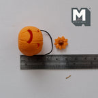 Seau à bonbons citrouille d'Halloween miniature à l'échelle 1:12 avec visage sculpté et anse, 3,2 cm de haut, accessoire pour maison de poupée (orange)