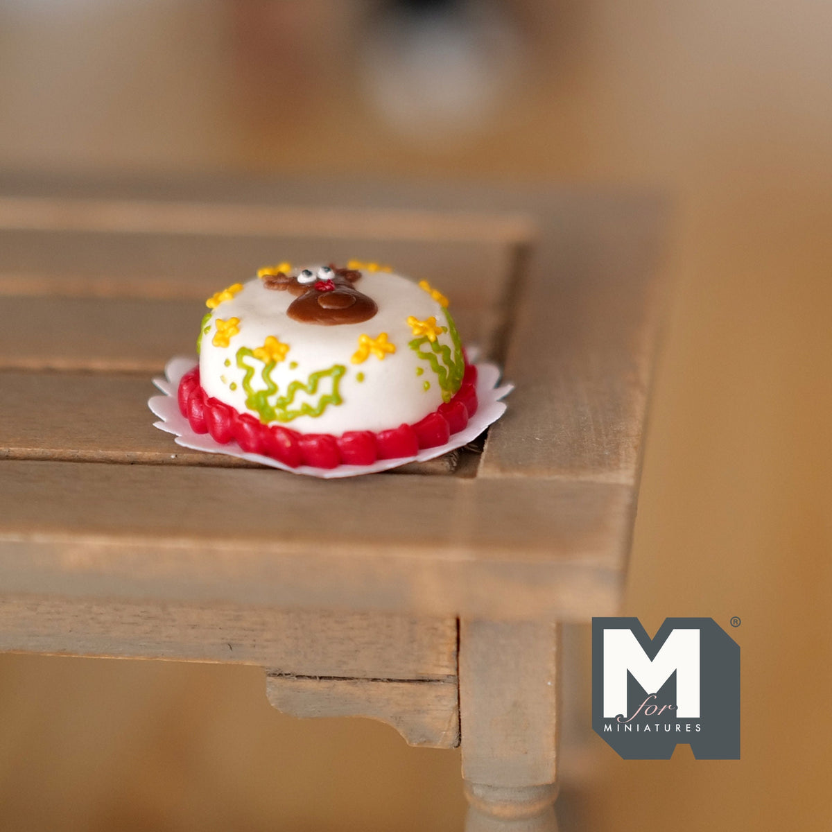1:12 Scale Miniature Reindeer Christmas Cake with White Frosting on Doily, 13/16 inch dia., DIY Dollhouse Supply