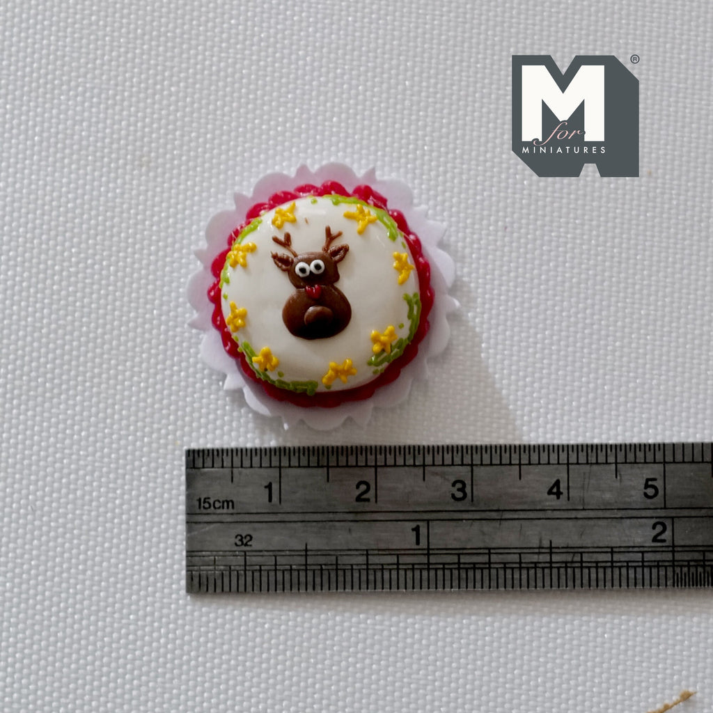 1:12 Scale Miniature Reindeer Christmas Cake with White Frosting on Doily, 13/16 inch dia., DIY Dollhouse Supply