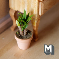 Dollhouse Garden Strawberry Planter with Clay Pot 1:12 Scale Miniature Flowers and Leaves - F086