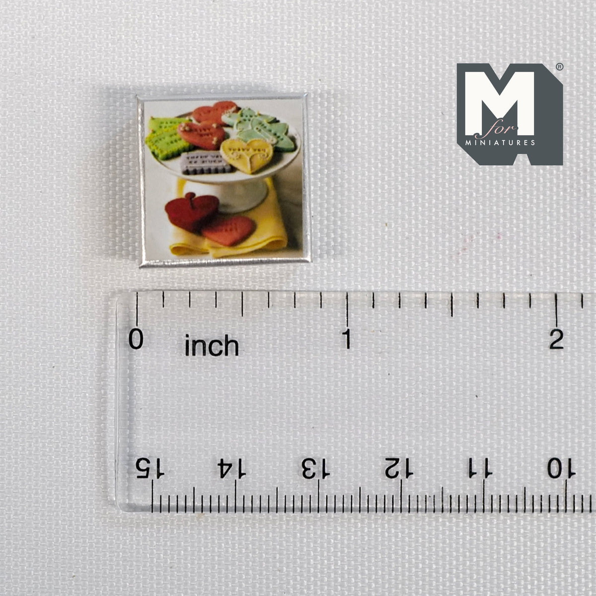 1:12 Scale Miniature Butter Cookie Tin, 7 Cookies, 13/16 inch dia., DIY Dollhouse Supply