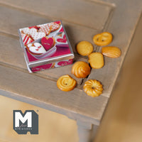 1:12 Dollhouse Miniature Butter Cookies Box with 7 Cookies - E033