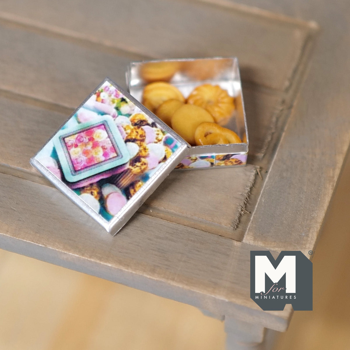 1:12 Dollhouse Supplies Miniature Butter Cookies Box with 7 Cookies - E033