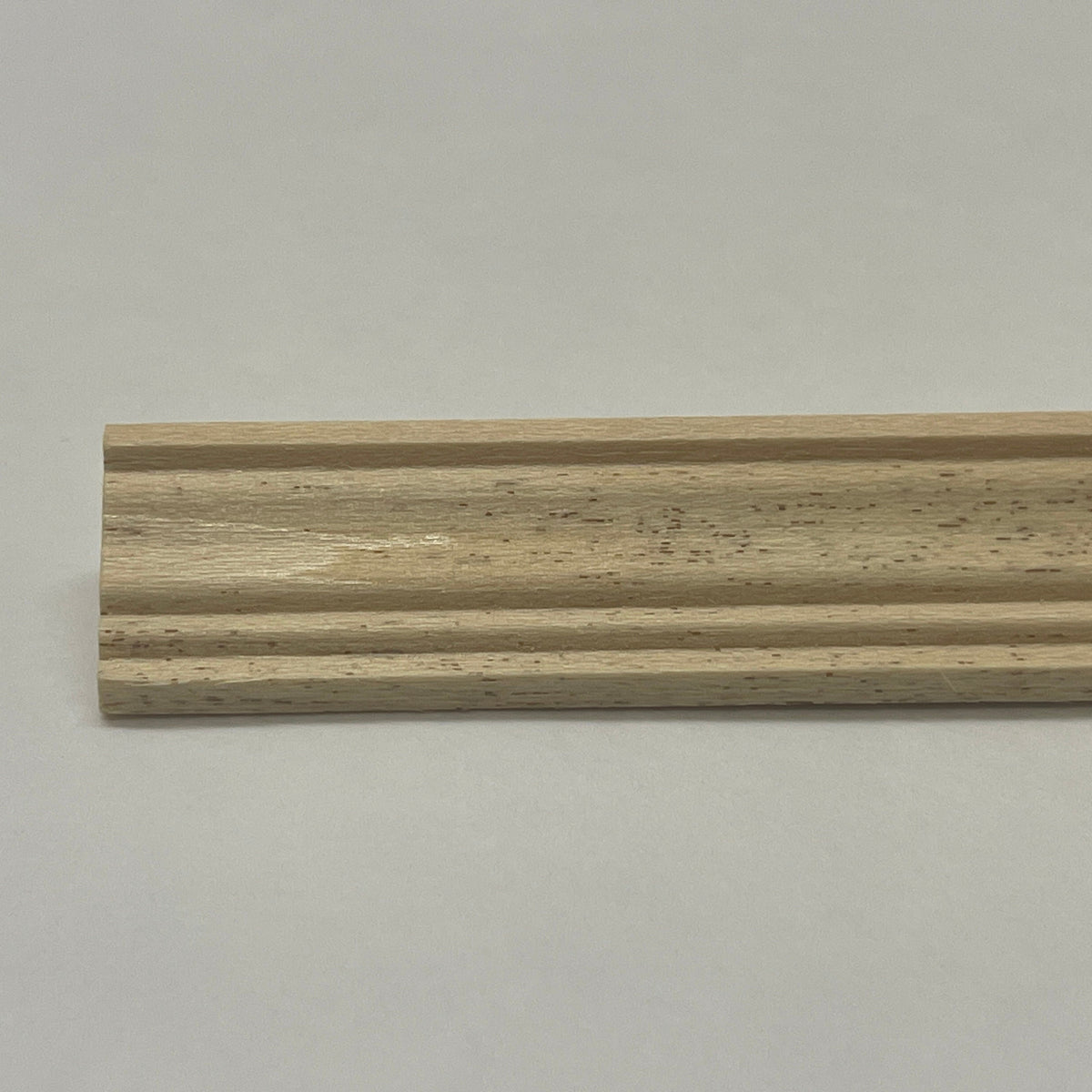 Miniature Ridged Wood Cornice Molding for Dollhouse Ceilings, 17-11/16 inch long