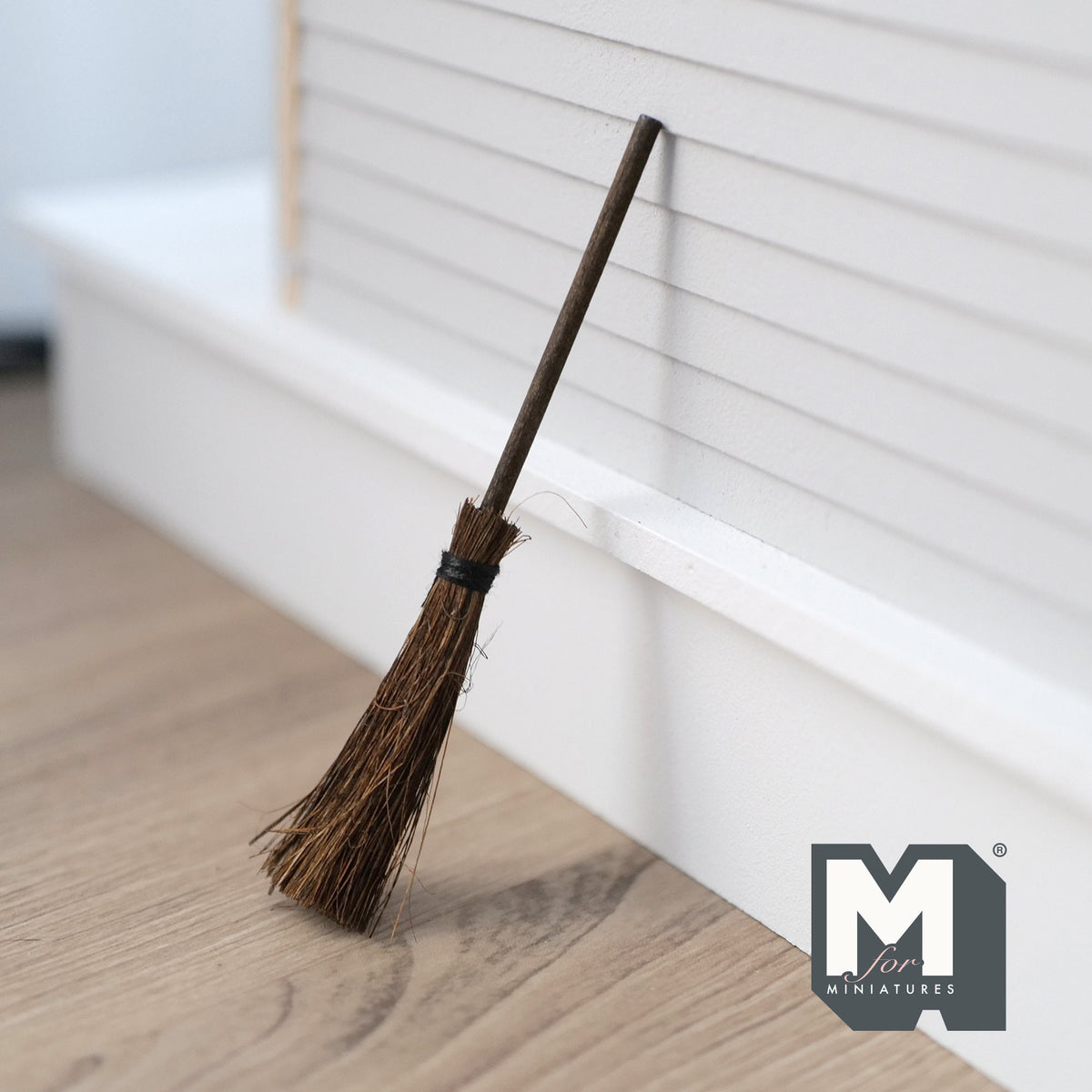 Miniature Straw Broom 1:12 Scale Dollhouse Kitchen Sweep 4-5/16 inch long - D068