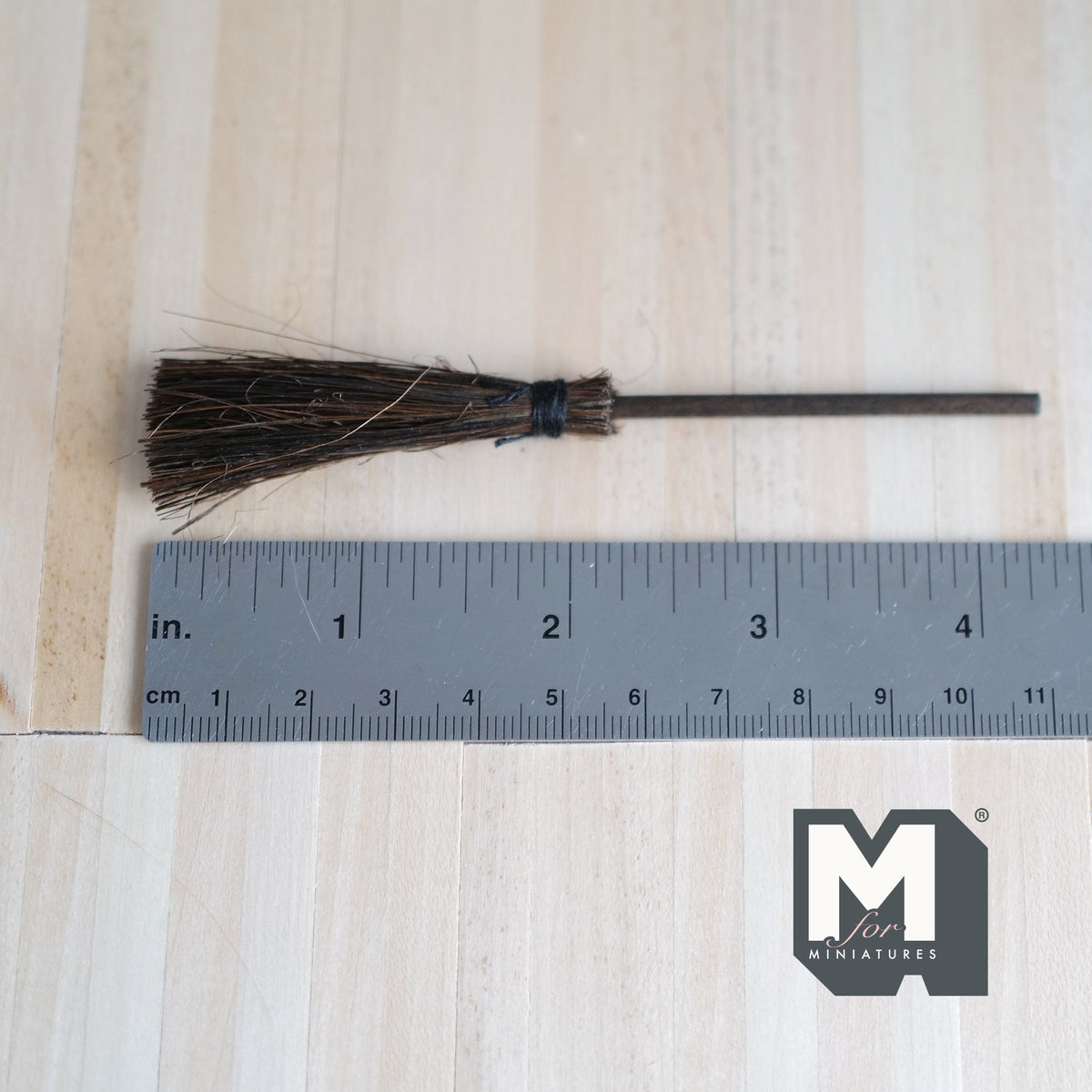 Miniature Straw Broom 1:12 Scale Dollhouse Kitchen Sweep 4-5/16 inch long - D068