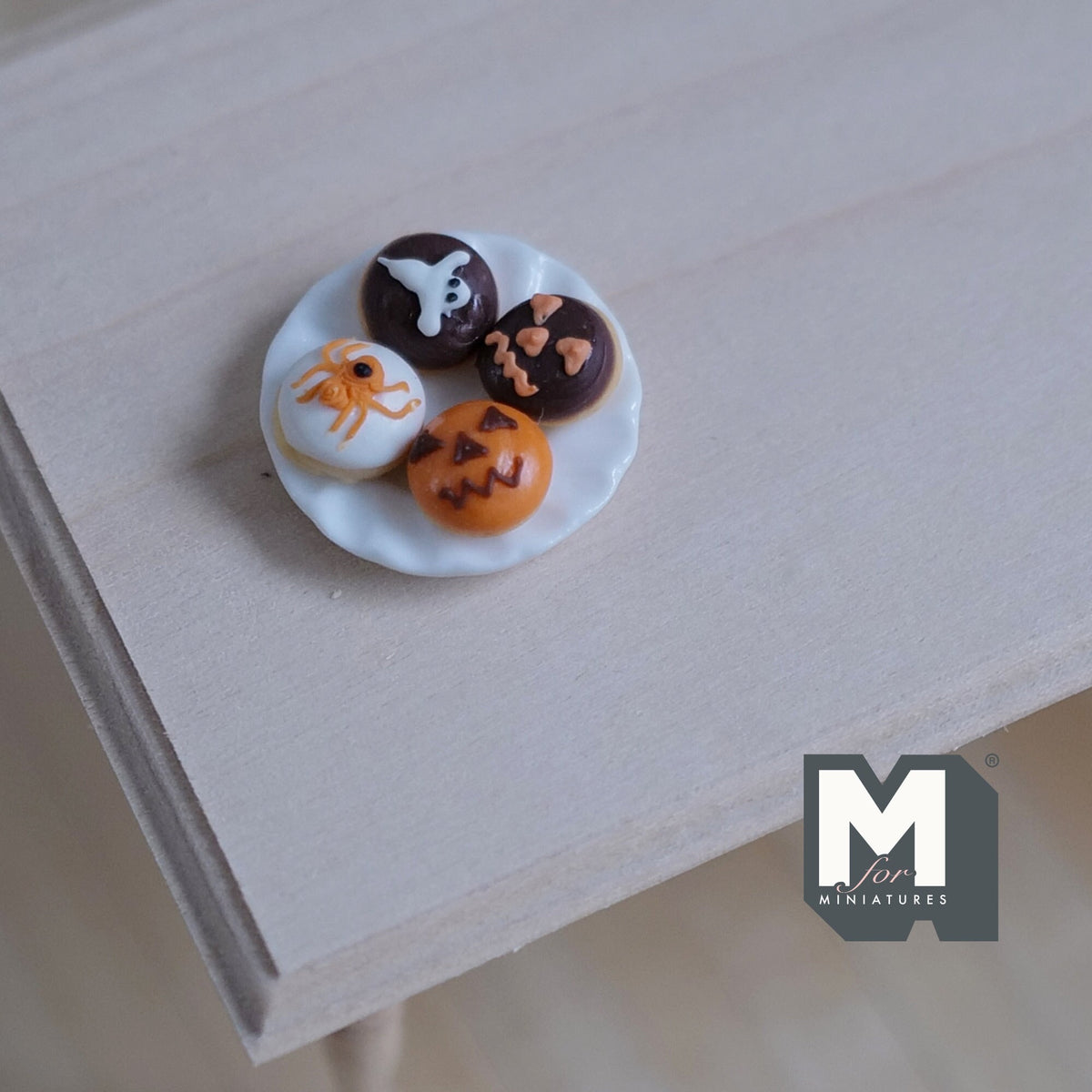 Miniature Halloween Desserts and Tray Set of 5 , 1:12 Scale Dollhouse Ghost Pumpkin Face Spider Chocolate  - E034