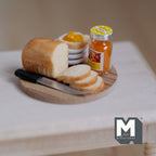 1/12スケール ミニチュア食パン（ジャム・ナイフ付き）、丸型ボード（直径約4cm）、ドールハウスDIY用（食用不可）