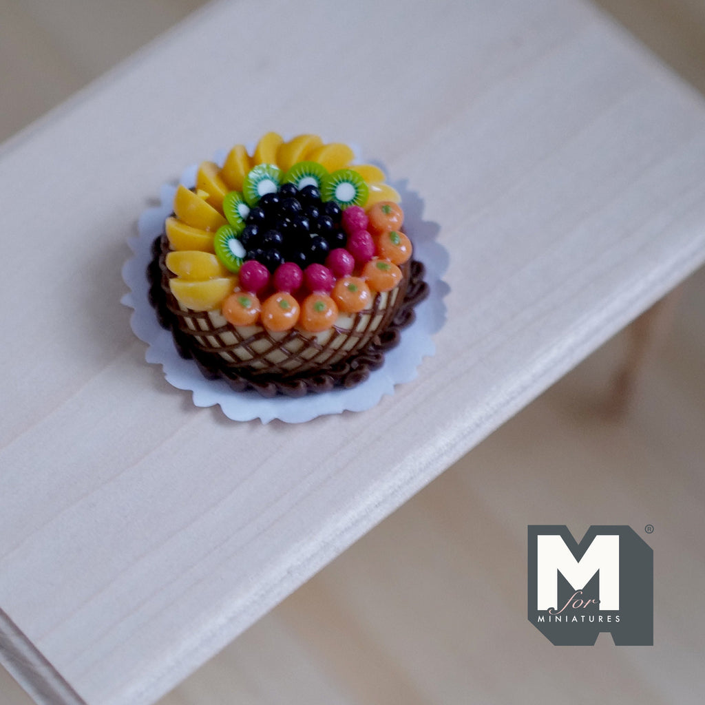 1:12 scale Dollhouse miniature Fruit Cake - E017