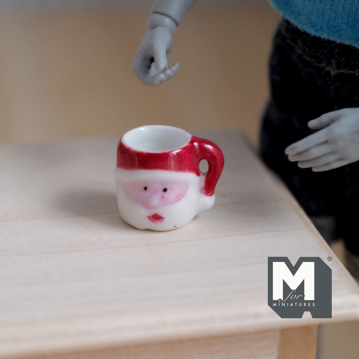 1:12 Scale Miniature Ceramic Christmas Santa Head Mug, 9/16 inch tall, DIY Dollhouse Supply