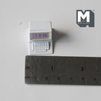 1/12スケール ミニチュア 金属製CRTデスクトップコンピューター（キーボード付き）、高さ約2cm、ドールハウス用DIYパーツ（動作しません）