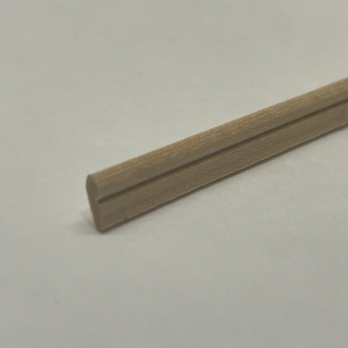 Miniature Narrow Wainscot Wood Rail for Dollhouse Walls, 17-11/16 inch long