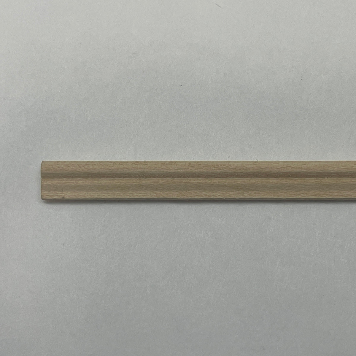 Miniature Narrow Wainscot Wood Rail for Dollhouse Walls, 17-11/16 inch long