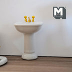 Ensemble de salle de bain miniature à l'échelle 1:12, baignoire sur pieds, lavabo sur colonne, toilettes à réservoir haut et miroir ovale, lot de 4, fournitures pour maison de poupée DIY