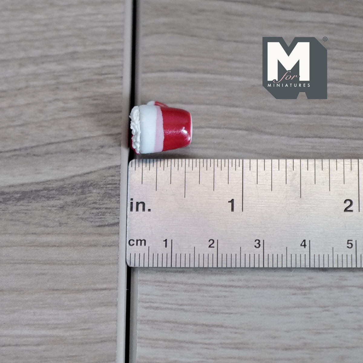 1:12 Scale Miniature Christmas Hot Drink in Santa Mug, Red Hat Lid, 9/16 inch tall, DIY Dollhouse Supply (non drinkable)
