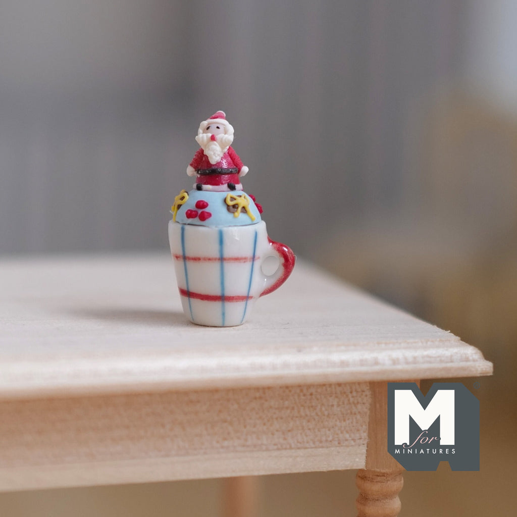 Miniature Christmas Hot Beverage 1:12 Scale Dollhouse Supplies Candy Drink with Cream Foam (non-drinkable) - E095