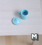 Tasse à thé miniature en céramique avec couvercle, échelle 1:12, 1,4 cm de hauteur, accessoire pour maison de poupée DIY (bleu clair)