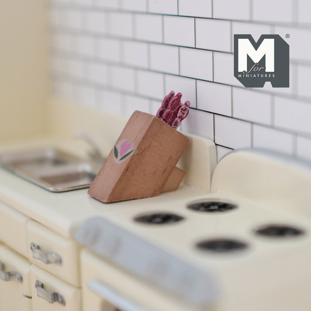 1:12 Scale Miniature Wood Knife Block with Knives, 1-1/4 inch tall, DIY Dollhouse Supply (silver handles)