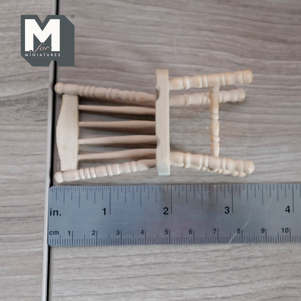 Miniatura a escala 1:12 de silla de madera sin pintar con respaldo de husillos, 3-1/8 inch de alto, suministros DIY para casa de muñecas