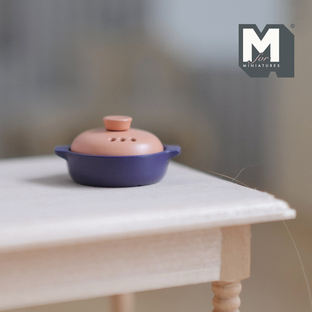 1:12 Scale Miniature Metal Cooking Pot with Dotted Lid, 13/16 inch dia., DIY Dollhouse Supply (navy blue and pink) (d)