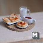 Miniature à l’échelle 1:12 d’un plateau-repas avec tartine, verre de lait et confiture, diamètre de 1-9/16 po, accessoire de maison de poupée à monter soi-même