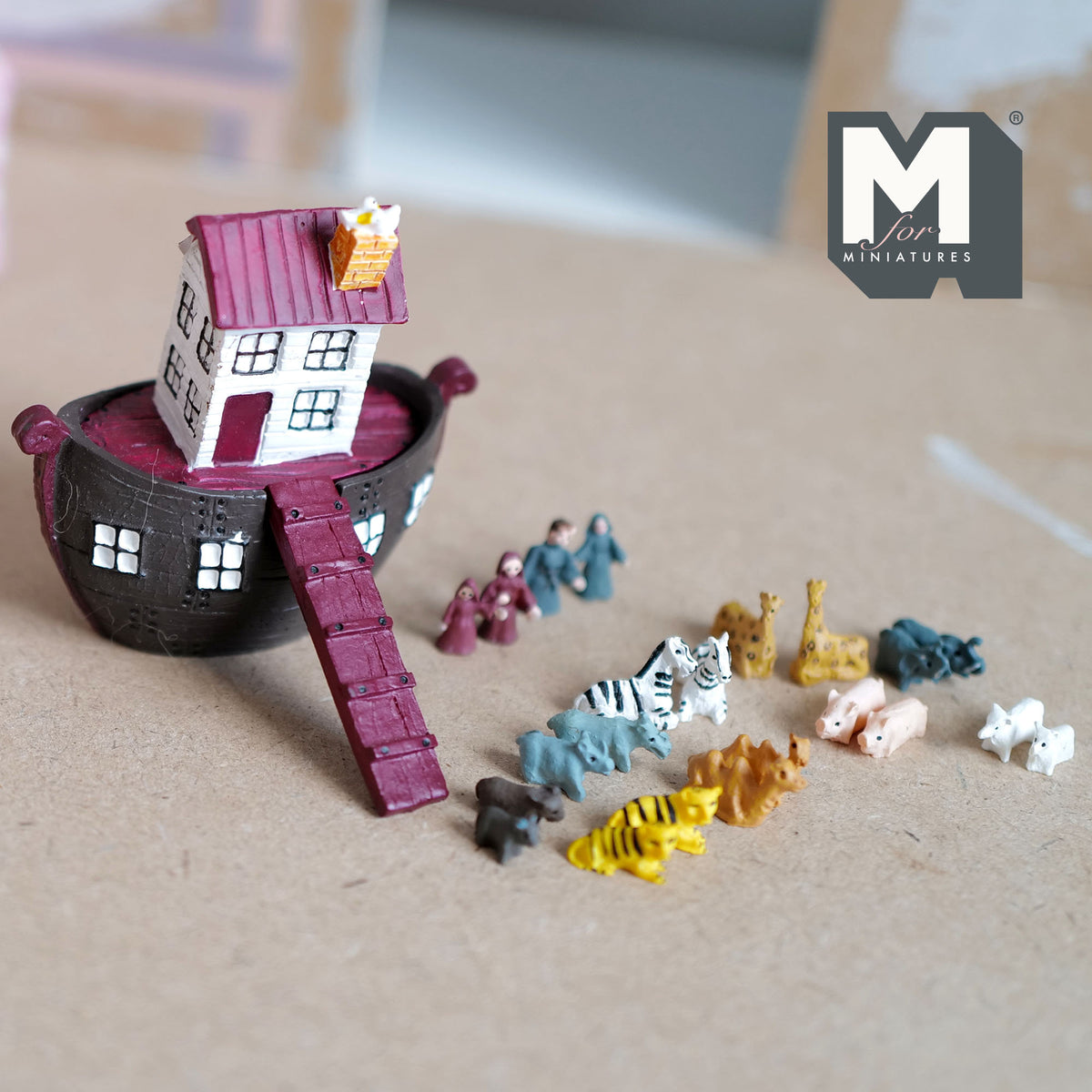 1:12 Scale Miniature Noah's Ark with a Family of 4 and 9 Pairs of Animals Dollhouse Decoration Boat (cast resin) - B084
