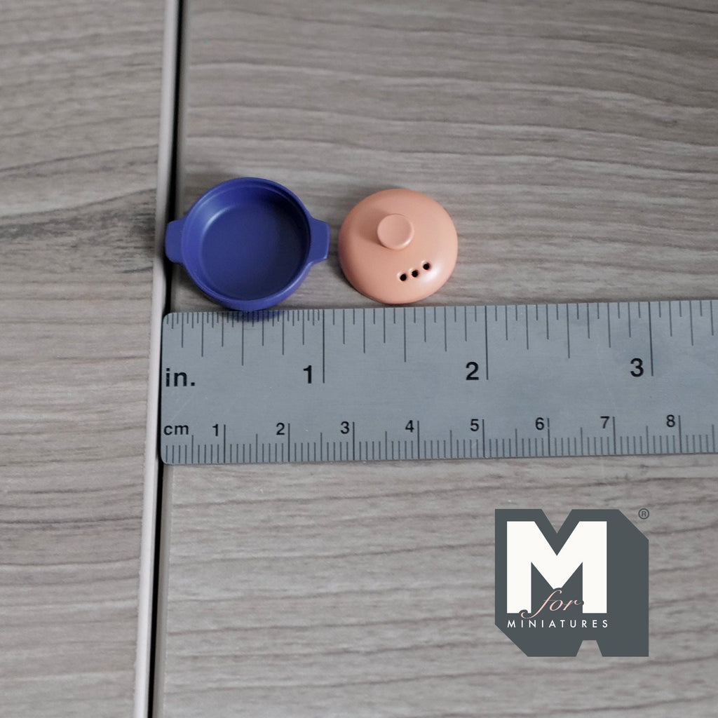 1:12 Scale Miniature Metal Cooking Pot with Dotted Lid, 13/16 inch dia., DIY Dollhouse Supply (navy blue and pink) (d)