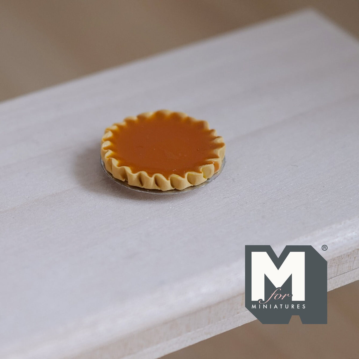 Miniature orange pie with Metal Plate 1:12 Scale Dollhouse Food 13/16"(Dia.) (clay) - E018